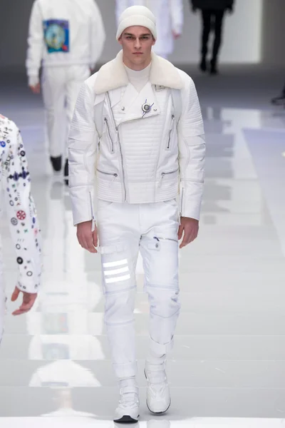 Look 17